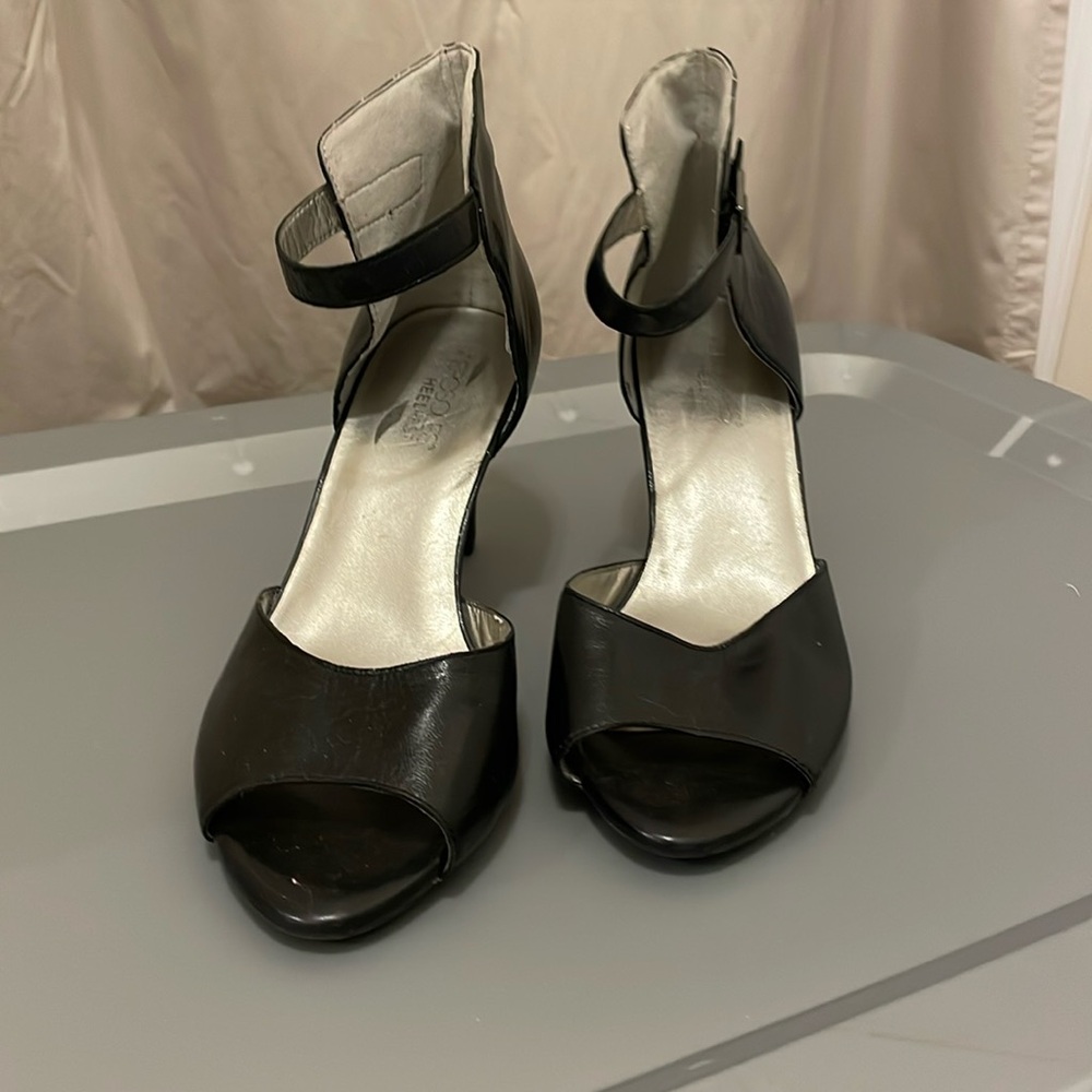 Aerosols heels